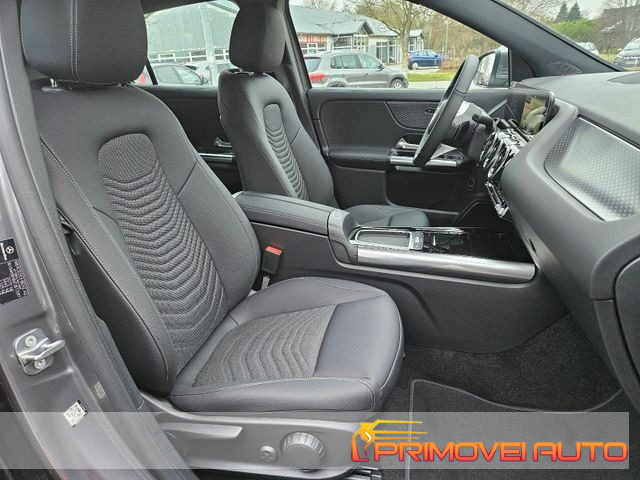 MERCEDES-BENZ GLA 200 usata, con Autoradio