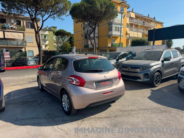 PEUGEOT 208 usata, con Autoradio
