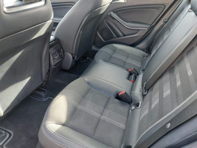MERCEDES-BENZ GLA 200 usata 10