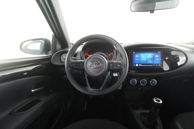 TOYOTA Aygo X usata 10