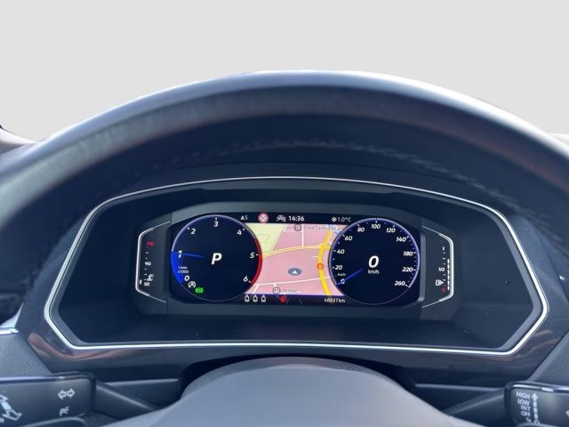 VOLKSWAGEN Tiguan usata, con Park Distance Control