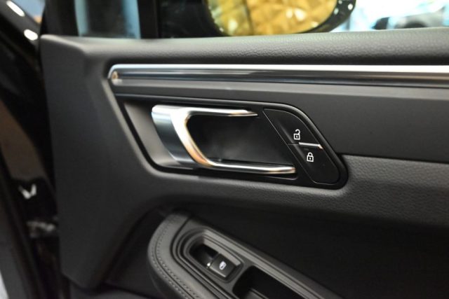 PORSCHE Macan usata 68