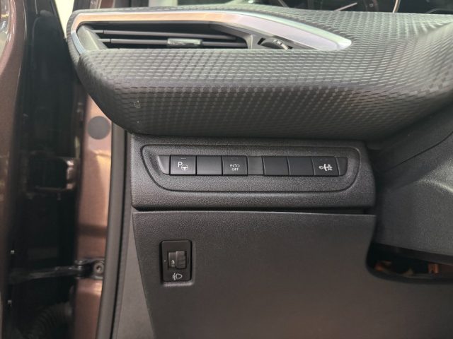 PEUGEOT 2008 usata, con Servosterzo