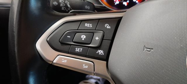 VOLKSWAGEN Passat usata, con Airbag testa