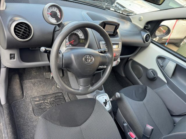 TOYOTA Aygo usata, con Airbag testa