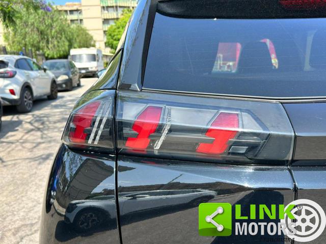 PEUGEOT 2008 usata, con Sedile posteriore sdoppiato
