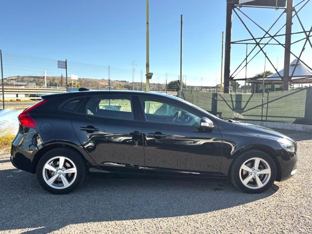 VOLVO V40 usata, con Autoradio