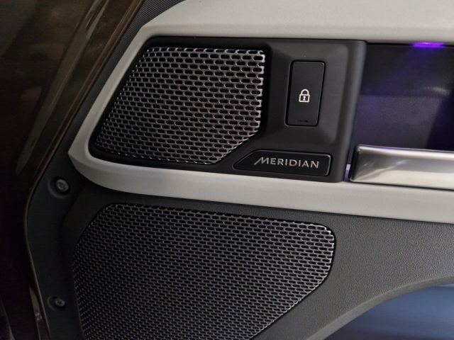 LAND ROVER Defender usata, con Sedile posteriore sdoppiato