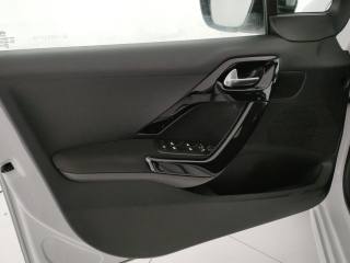 PEUGEOT 208 usata, con Touch screen