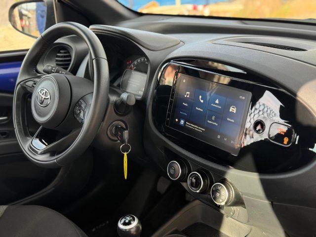 TOYOTA Aygo X usata, con Sistema di navigazione