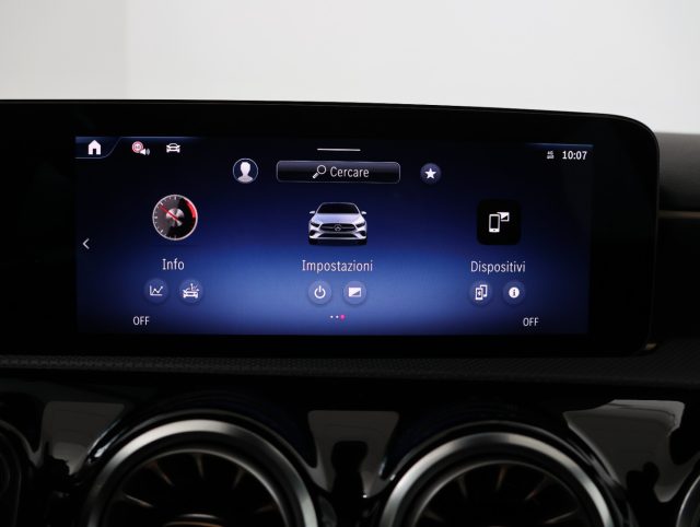 MERCEDES-BENZ A 180 usata, con Fari LED