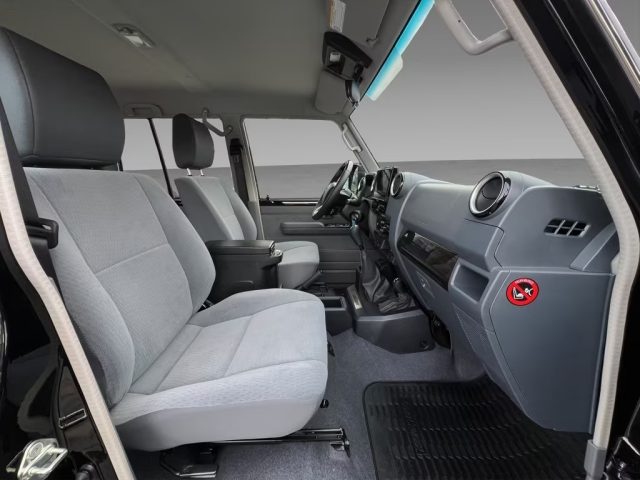 TOYOTA Land Cruiser usata, con Interni in pelle