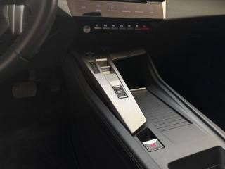 PEUGEOT 308 usata, con Autoradio digitale