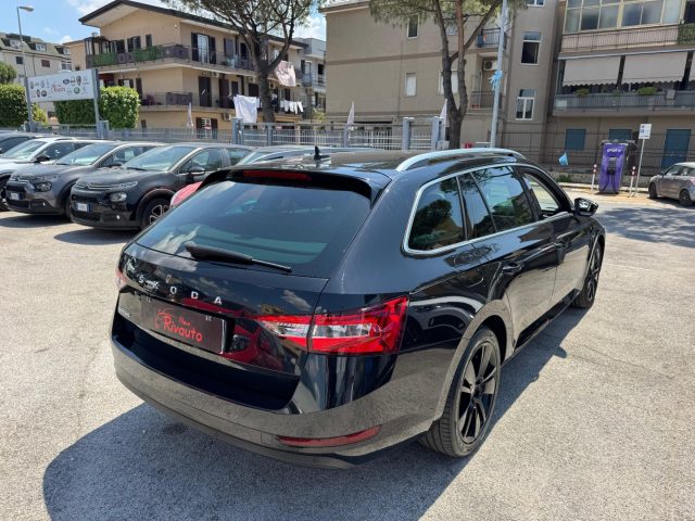 SKODA Superb usata, con Cerchi in lega