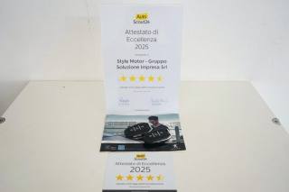PEUGEOT 5008 usata, con Volante in pelle
