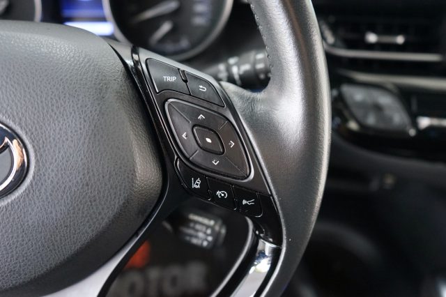 TOYOTA C-HR usata 30
