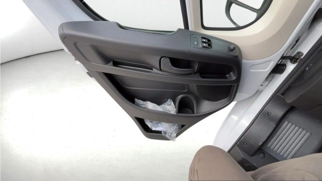PEUGEOT Boxer usata, con Volante multifunzione