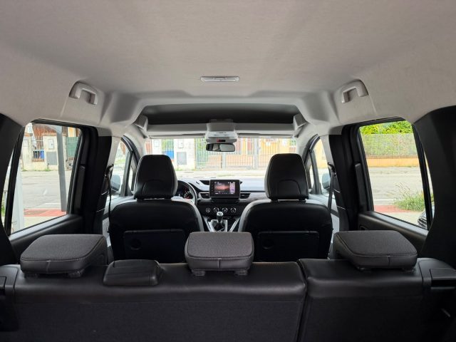 RENAULT Kangoo usata 16