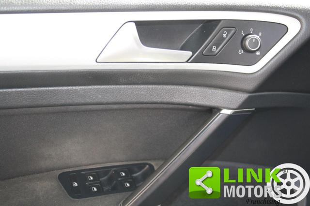 VOLKSWAGEN Golf usata, con Touch screen