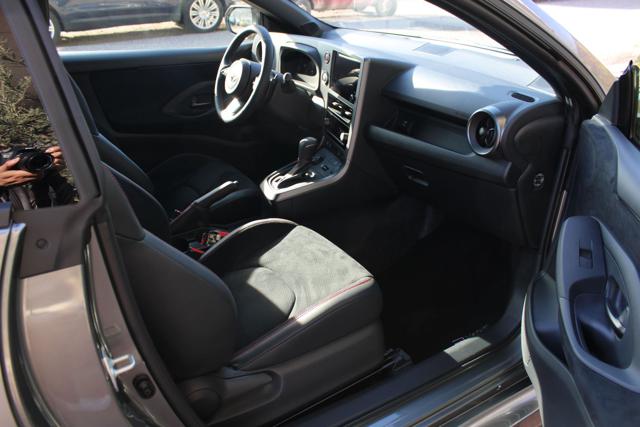 TOYOTA Yaris usata, con ESP