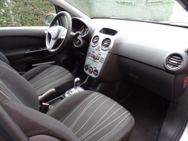 OPEL Corsa usata, con Climatizzatore