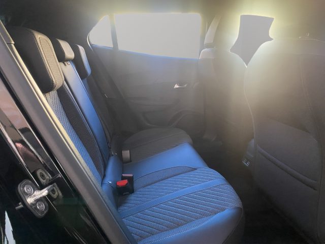 PEUGEOT 2008 usata, con Airbag testa