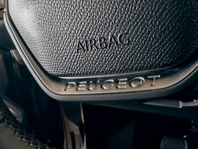 PEUGEOT 5008 usata, con Bluetooth