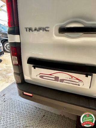 RENAULT Trafic usata, con Leve al volante