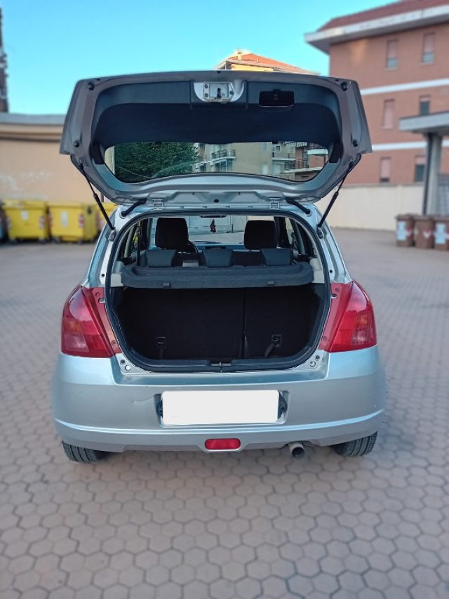 SUZUKI Swift usata, con Chiusura centralizzata