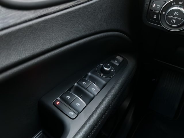 ALFA ROMEO Stelvio usata, con Specchietti laterali elettrici