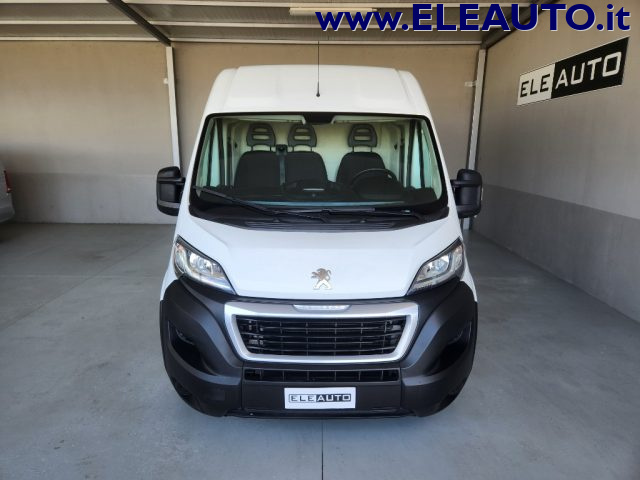PEUGEOT Boxer usata, con Airbag