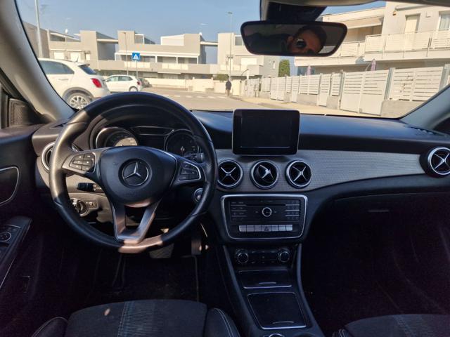 MERCEDES-BENZ CLA 200 usata, con Controllo automatico clima