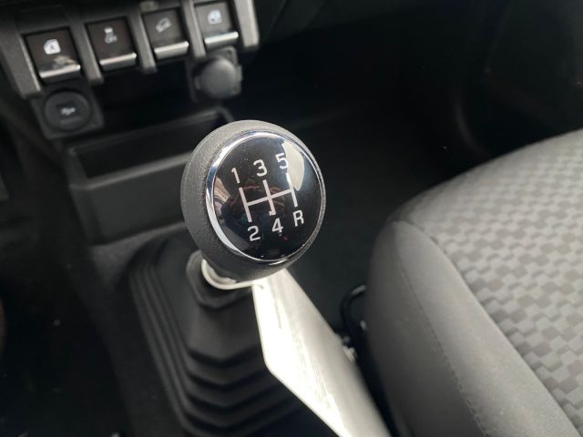 SUZUKI Jimny usata, con Bluetooth