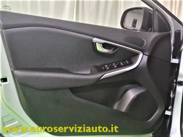 VOLVO V40 Cross Country usata 29