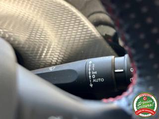 PEUGEOT 2008 usata, con Touch screen