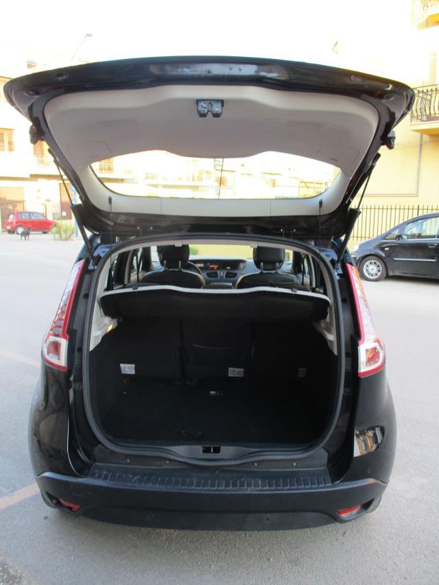 RENAULT Scenic usata, con Chiusura centralizzata