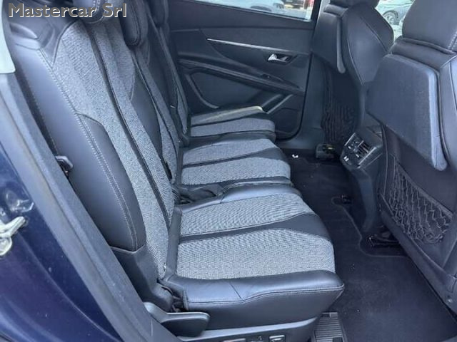 PEUGEOT 5008 usata, con Park Distance Control