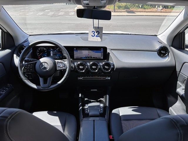 MERCEDES-BENZ GLA 200 usata, con Chiusura centralizzata