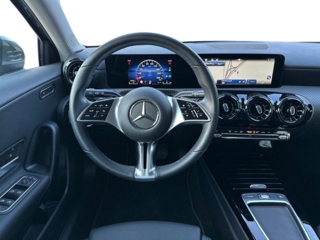 MERCEDES-BENZ A 180 usata, con Cronologia tagliandi