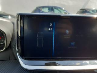 PEUGEOT 208 usata, con Autoradio digitale