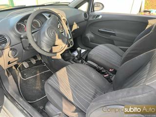 OPEL Corsa usata, con Cruise Control