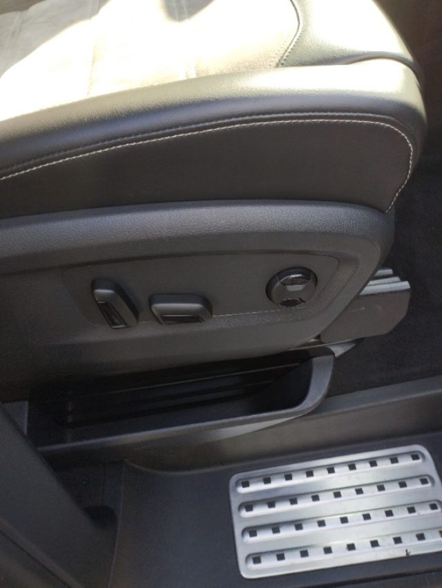 VOLKSWAGEN Multivan usata, con ESP