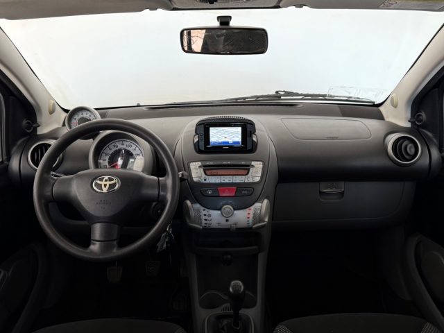 TOYOTA Aygo usata 8