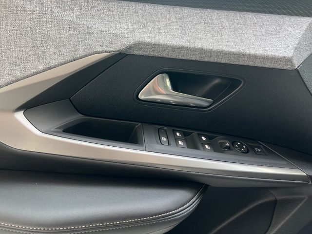 PEUGEOT 3008 usata, con Controllo elettronico della corsia