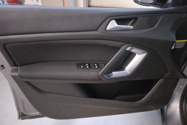 PEUGEOT 308 usata, con Autoradio