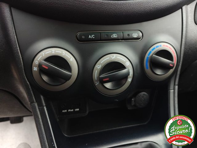 HYUNDAI i10 usata, con Sedile posteriore sdoppiato