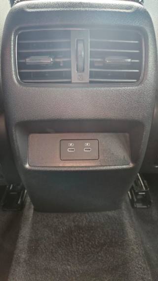 NISSAN Qashqai usata, con Fari LED