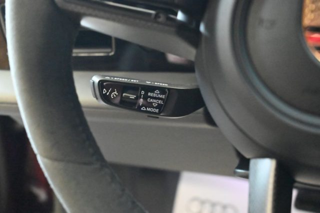 PORSCHE Taycan usata 134