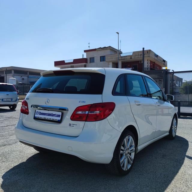 MERCEDES-BENZ B 180 usata, con Alzacristalli elettrici