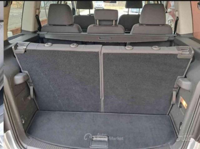 VOLKSWAGEN Touran usata 16